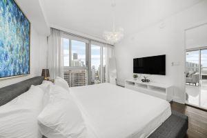ICON W BRICKELL BY IMD VACATION RENTALS MARVELOUS OCEAN VIEW 2BR/2BA Apartments, Miami