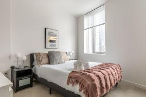 Sweeping City Views and Modern Kitchen - Stylish Serenity Hotel, Bellevue