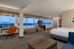 Holiday Inn Express & Suites DOWNTOWN by IHG, Evansville
