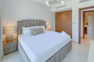 1B-Boulevard Point-203 by Bnb Homes Apartments, Dubai