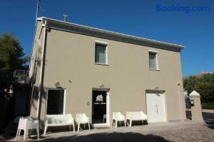 La Casa in, Ancona