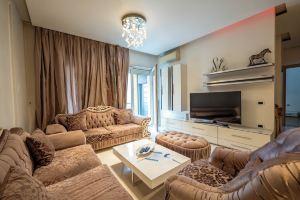 Tirent Apartment-Spacious 2-Bedroom Stay in Delijorgji, Tirana