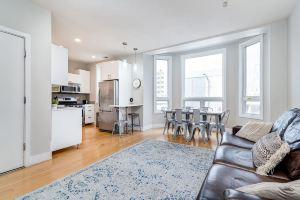 Free Parking and Unique Downtown Living Experience - Charming Haven Hotel, Chicago