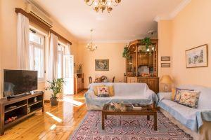 Historic Family Apartment in The Old Town, Corfu Town