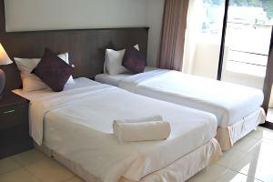 Kamala Phuyai Resort, Kamala