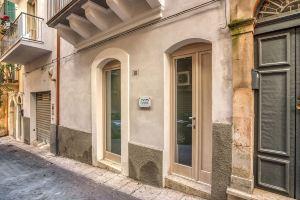 Alluring Apartment in With Balcony, Ragusa
