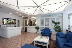 Family Hotel Antibes -50m Dal Mare -, Riccione