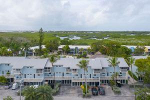 3bed vacation ocean side townhome 2pools,marina,lagoon,golf cart,bikes,kayaks Apartments, Key Largo