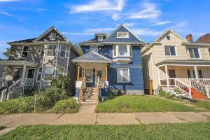Pet Friendly 5Br Home Near Downtown by RedAwning Apartments, Windsor