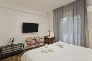 Serra Relaxing Renovated Apt by Marina & Beach Apartments, Piraeus