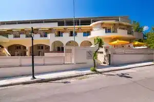 Neikos Luxury Suites, Hanioti