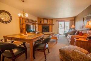Luxurious Retreat- Private Hot tub, Garage, Mountain View Hotel, Frisco