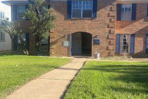 Charming 2-bedroom apartment with WiFi, AC near downtown, Austin