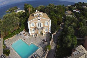 Durrell Corfu Strawberry-Pink Villa, Perama