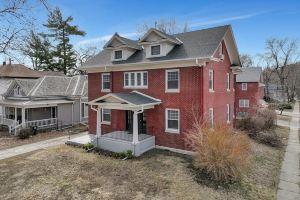 🍸🫒HUGE Luxurious 6BR+ Historic Gem by UNL Huskers: VRBO NE - Pets OK Hotel, Lincoln