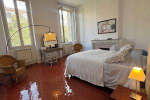 Spacious Charming Apartment in - Perfect for Families and Groups, Marseille
