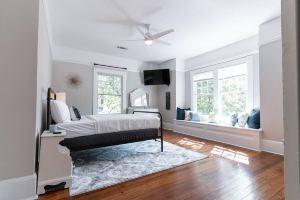 Charming Historical Home and Spacious Living - Exquisite Retreat Apartments, Montgomery