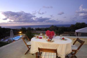 Villa Kivotos, Privacy, Pool, Unspeakable Views!, Adelianos Kampos