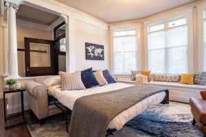 Modern Meets Vintage! Sleeps 12-14! Game Room, Patio, FUN!, Bloomington