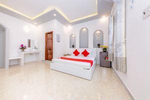 Super OYO 598 Peony Hotel, Cam Ranh