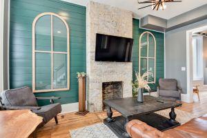 Spacious Walkers Point Gem in Central Apartments, Milwaukee