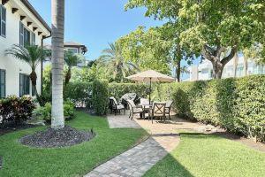 Downtown "old", walking distance to beach, restaurants & shops Hotel, Naples