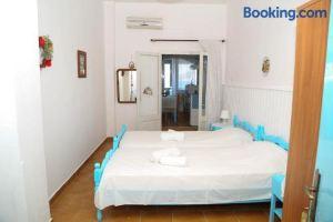 Tony's Rooms, Alinda