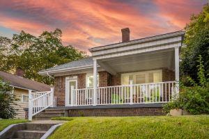 Spacious 4Br Family Haven w/ Backyard-Patio-Pets OK Apartments, Evansville