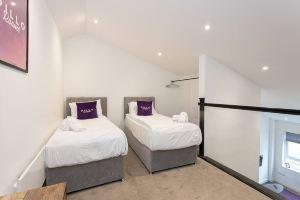 Modern and Spacious Duplex in City Centre Hotel, Manchester