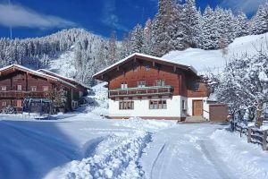 Chalet in near Ski Lift, Flachau