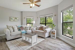Modern homey Suite, close to all attractions in downtown. . Apartments, Springfield