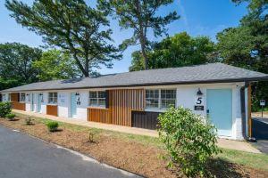 Inviting Condo with Smart TV and Full Kitchen - Charming Coastal Retreat Apartments, Chesapeake