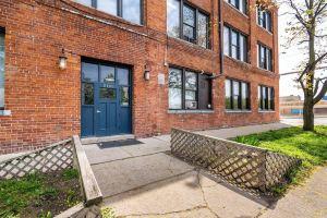 420 Loft Canada Bridge View - FREE PARKING - FREE WIFI Apartments, Windsor