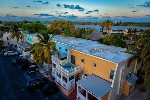 5 Star Coastal Luxury: 2BR Condo w/Lagoon, Golf Cart, Pools& Amenities Apartments, Key Largo