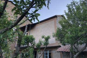 Istomán | Dom S Mangalom Apartments, Tsaghkadzor