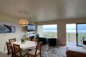 Fully updated 1 bedroom Oceanfront luxury Condo that sleeps 6, Seaside