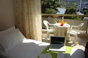 Welcome to Hotel Rachel, Agia Marina