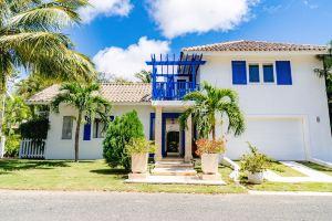 A Guest Dream Villa Blue at Village, Punta Cana