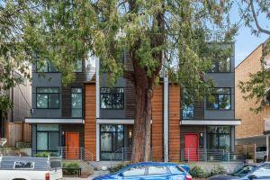 Rooftop Patio and Modern Amenities - Stylish Urban Retreat Hotel, Seattle
