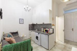 New Tiflis apartment, Sovkhoz Krtsanisi