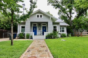 Private Backyard with Charcoal Grill and Porch - Charming Cozy Haven Apartments, New Braunfels
