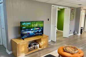 Luxurious Retreat - Steps to Dining, Work Space, Eco-chic Hotel, Tallahassee