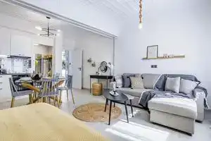Vrachos House " In the heart of town", Skopelos Town