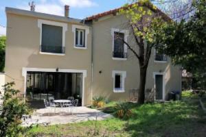 belle maison 5 chambres Hotel, Valence