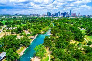 Modern SoCo Suite with Outdoor Dining, Fenced Yard, & WiFi - Walkable Locale Hotel, Austin