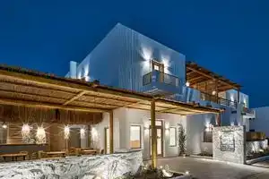 Arco Solium Suites, Adamas