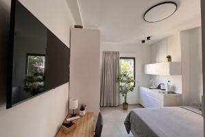 White Door Apartments, Haifa
