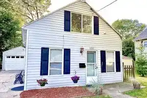 Charming and Cozy Loft Home Apartments, Lansing