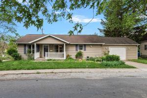 Modern Bungalow Home with Mid-Century Flair Cottage, Springfield