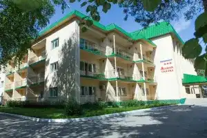 Forest Fairy Tale Guesthouse, Berdsk